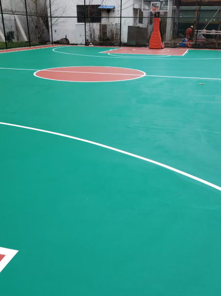 随州 球场长期使用易出现地面开裂